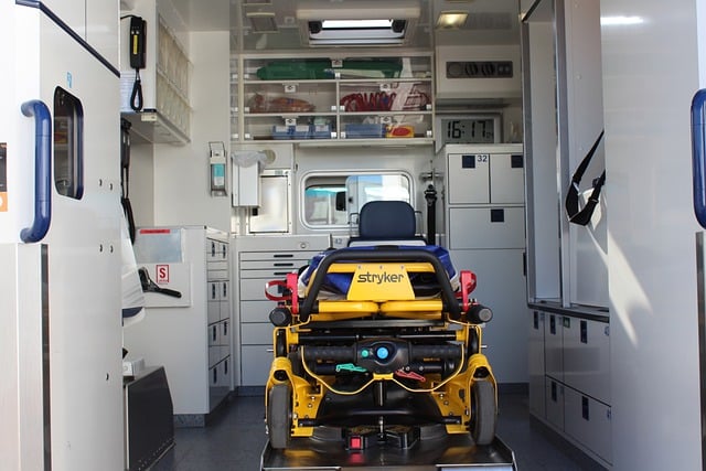 Interno di un'ambulanza privata Favara