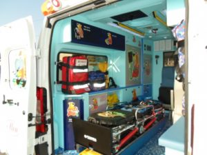 interno di un'ambulanza pediatrica